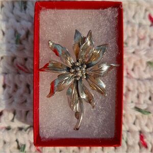 ❤️🎄🛍 VINTAGE SILVER SARAH COVENTRY POINSETTA CHRISTMAS BROOCH PIN